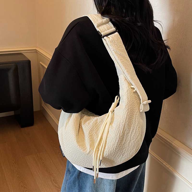 新しい快適で多用途な質感のホーボーバッグ女性クロスボディバッグ大容量軽量カジュアル収納バッグファッショナブルな