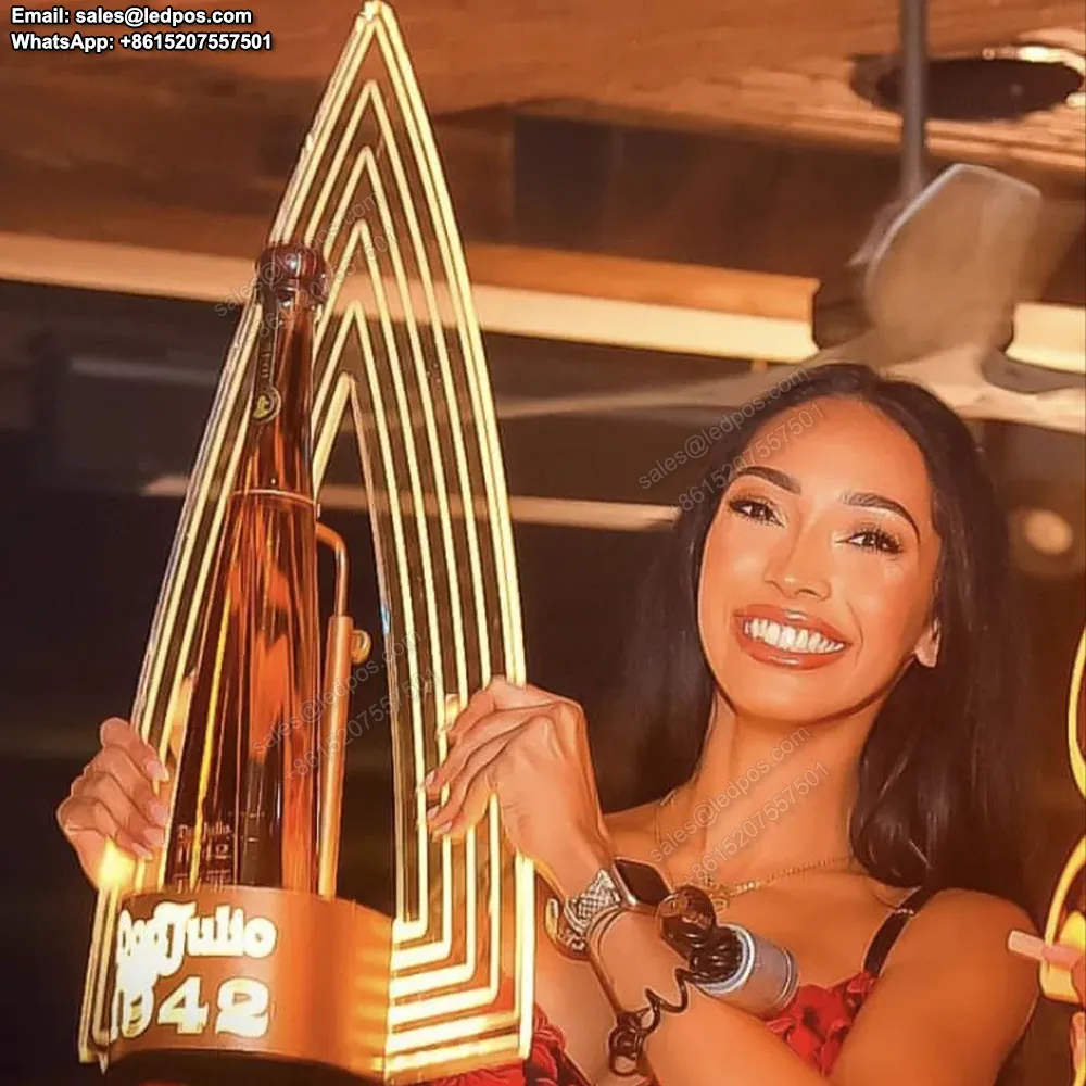 DON JULIO 1942 テキーラボトルプレゼンターグローバーシャ​​ンパンワインボトル栄光ディスプレイ VIP サービスナイトクラブラウンジパーティー