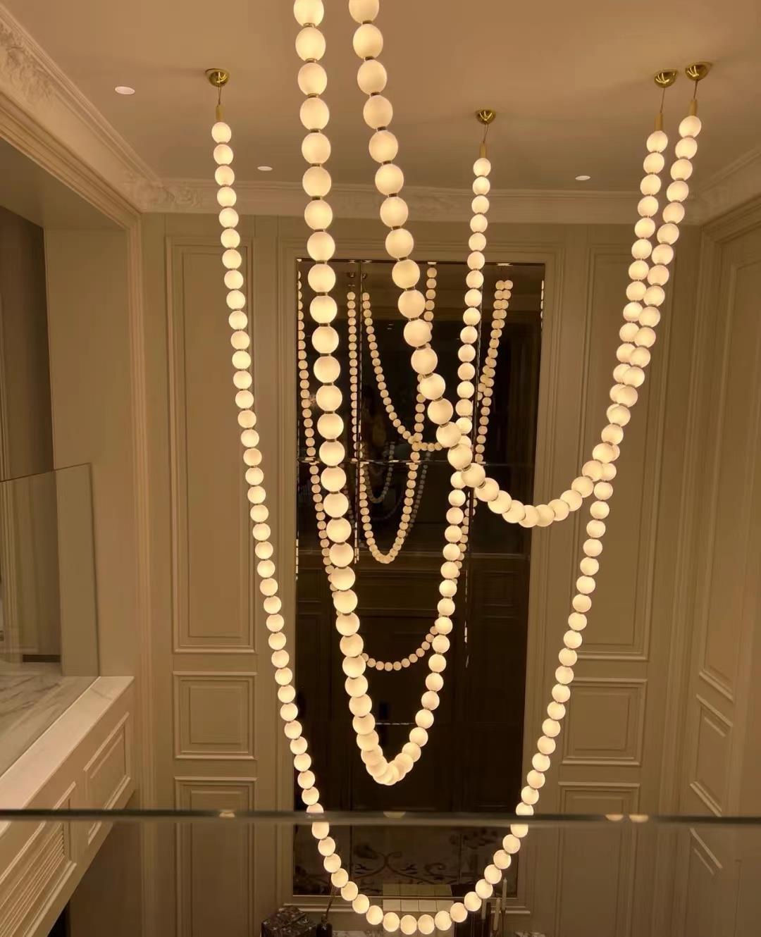 ルーシーのネックレスポストモダン LED ゴールドクロームホワイトバブルハンギングランプ光沢シャンデリア屋内照明器具リビングルーム用