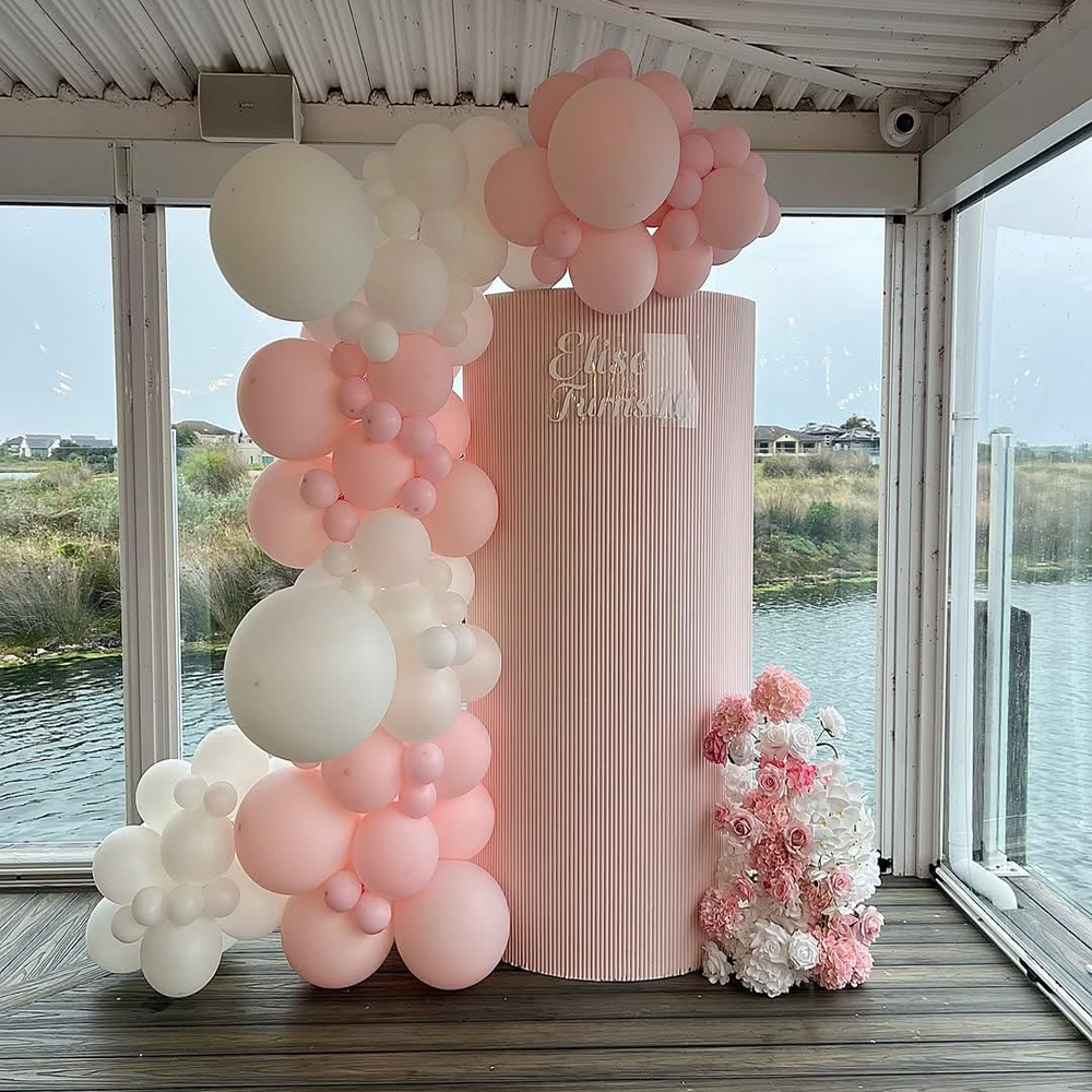 パステルピンクバルーンアーチキットベビーピンクホワイトバルーンガーランド誕生日パーティーベビーシャワー性別発表結婚記念日グロボス