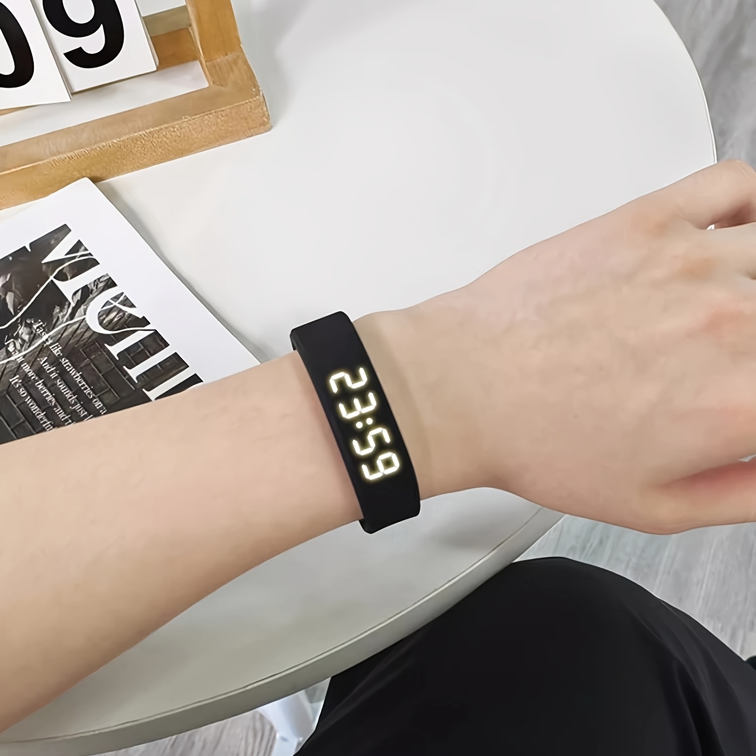 スマートウォッチ男性女性歩数計フィットネスブレスレット歩数マルチスポーツモードファッション電子リストバンドシンプルさスマートバンド