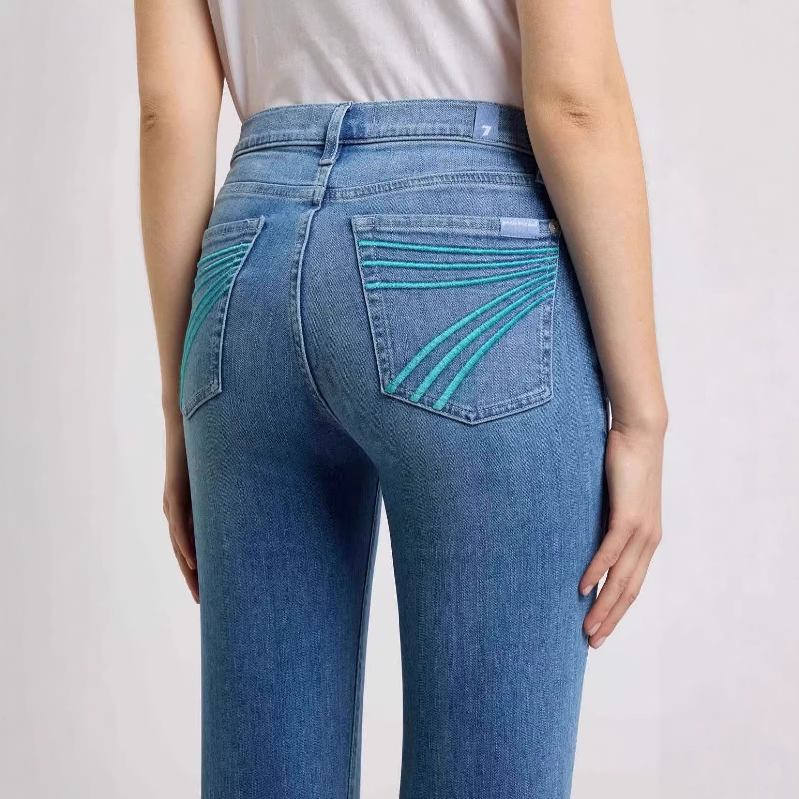 ヨーロッパとアメリカの国境を越えたアマゾンスリムフィットストレッチ刺繍入り女性用ウォッシュレトロフレアパンツトレンディブランド7ジーンズ