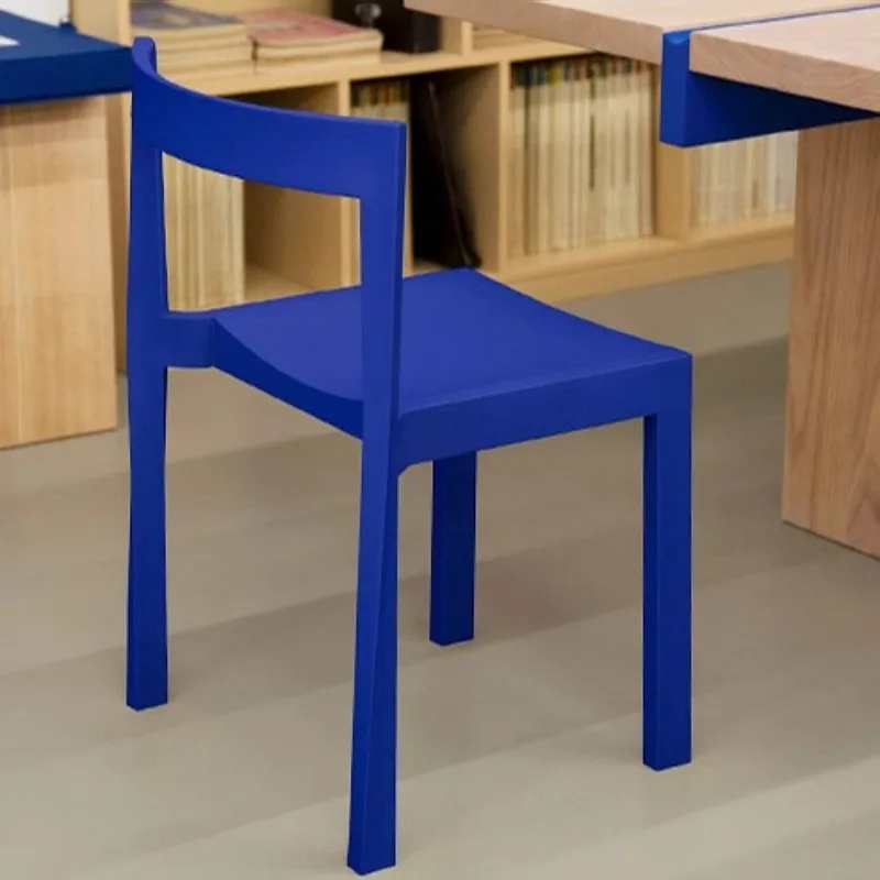 Nordic Plastic Dining Chair Mobius Design Dopamine Chair Designer Accent Seat for Home Minimalist Casual Lounge Chair