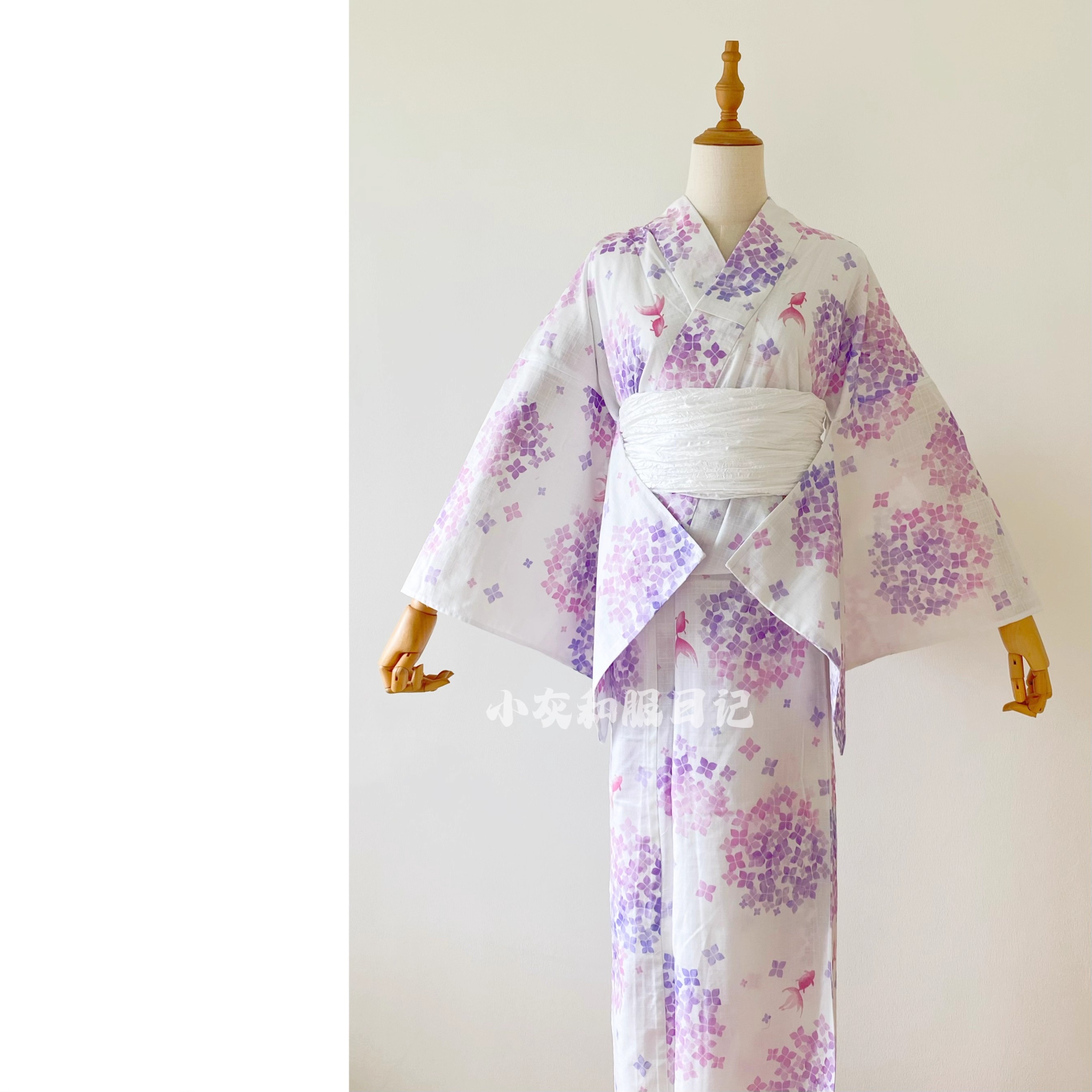 あじさい柄日本製綿ゆかた - 伝統的なあじさい柄着物、全長163cm