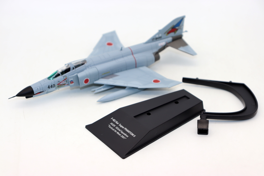 新しい 1/100 F-4EJ 改スーパーファントム II 航空自衛隊 302nd 2001 飛行隊戦闘機ダイキャスト航空機モデルコレクションギフト用