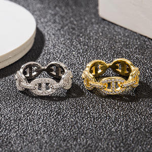ヨーロピアン＆アメリカンスタイルのライトラグジュアリー、ジルコニアを微細に散りばめた「ブタ鼻」型ガラス、シンプルで個性的なデザイン G-541 レディースモデル