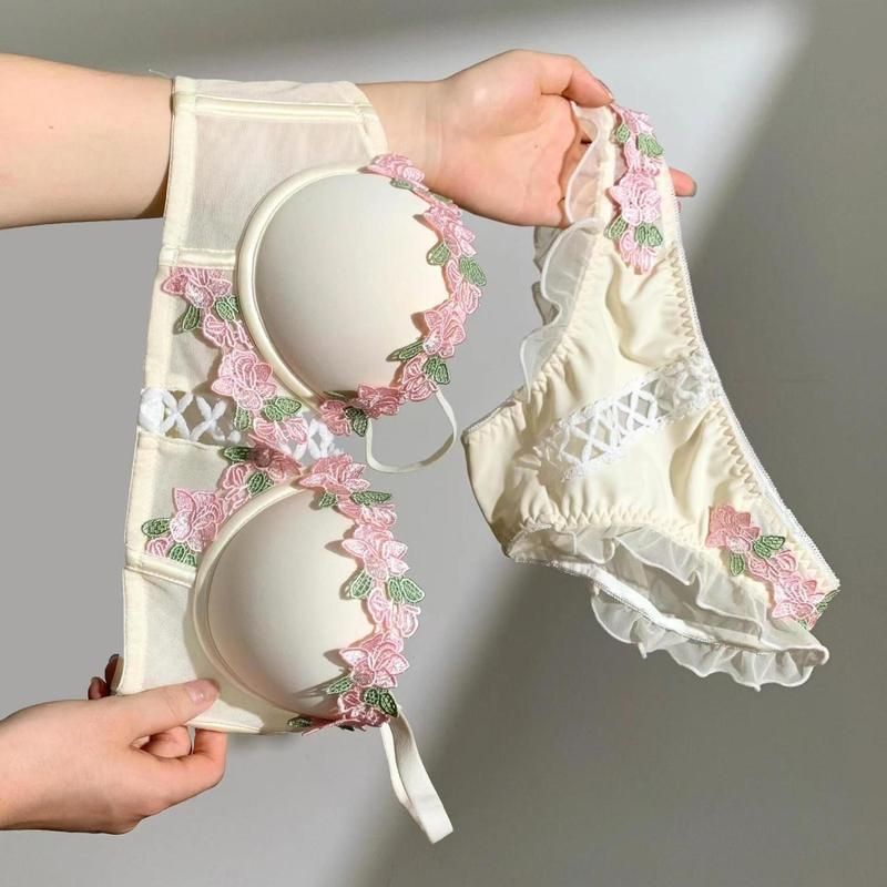 女性の甘いヴィンテージ花柄刺繍入りワイヤレスブラセット、プッシュアップレースブラレット、小さなバストの日常着に最適