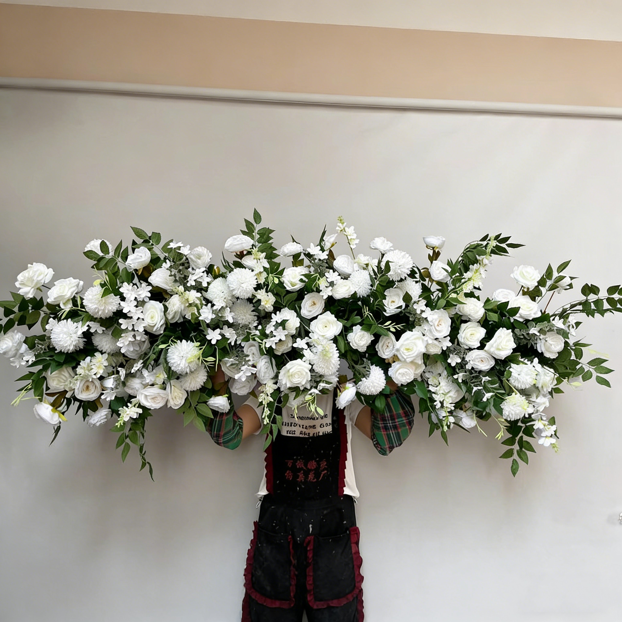 ホワイトローズグリーン植物高級結婚式の背景装飾造花行フラワーアレンジメントアーチ小道具装飾イベントデコ