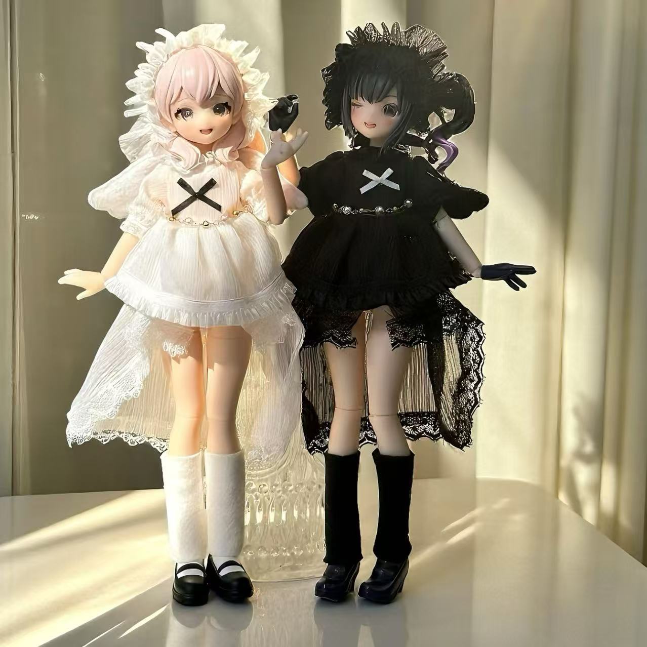 服のみ新しい売れ筋 Bjd 人形の服人格黒と白の天使の形の服シンプルでファッショナブル
