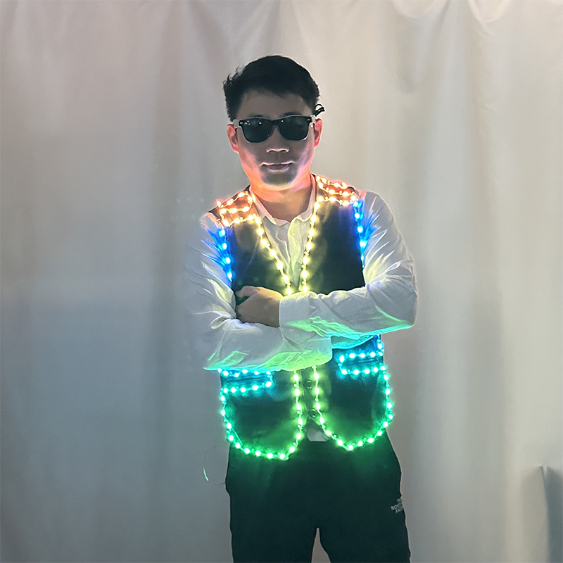 クールなダンスベストカラフルな衣装服パフォーマンス光るベストリモート Bluetooth 制御色点滅ライトモード服