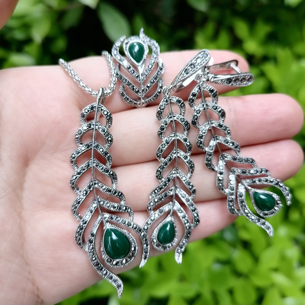 Ajojewel ブラック CZ フェザー形ヴィンテージジュエリーセットロングイヤリングとネックレス女性リング高級ギフト