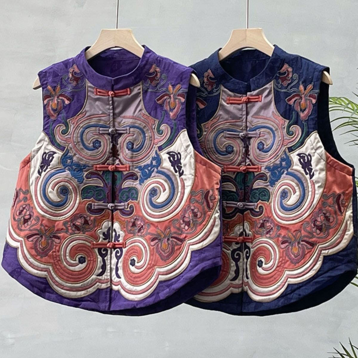 レトロ中国エスニックスタイル刺繍ベスト女性 2025 春の新作ノースリーブトップジャカードコットンリネンスタンドカラーチョッキ