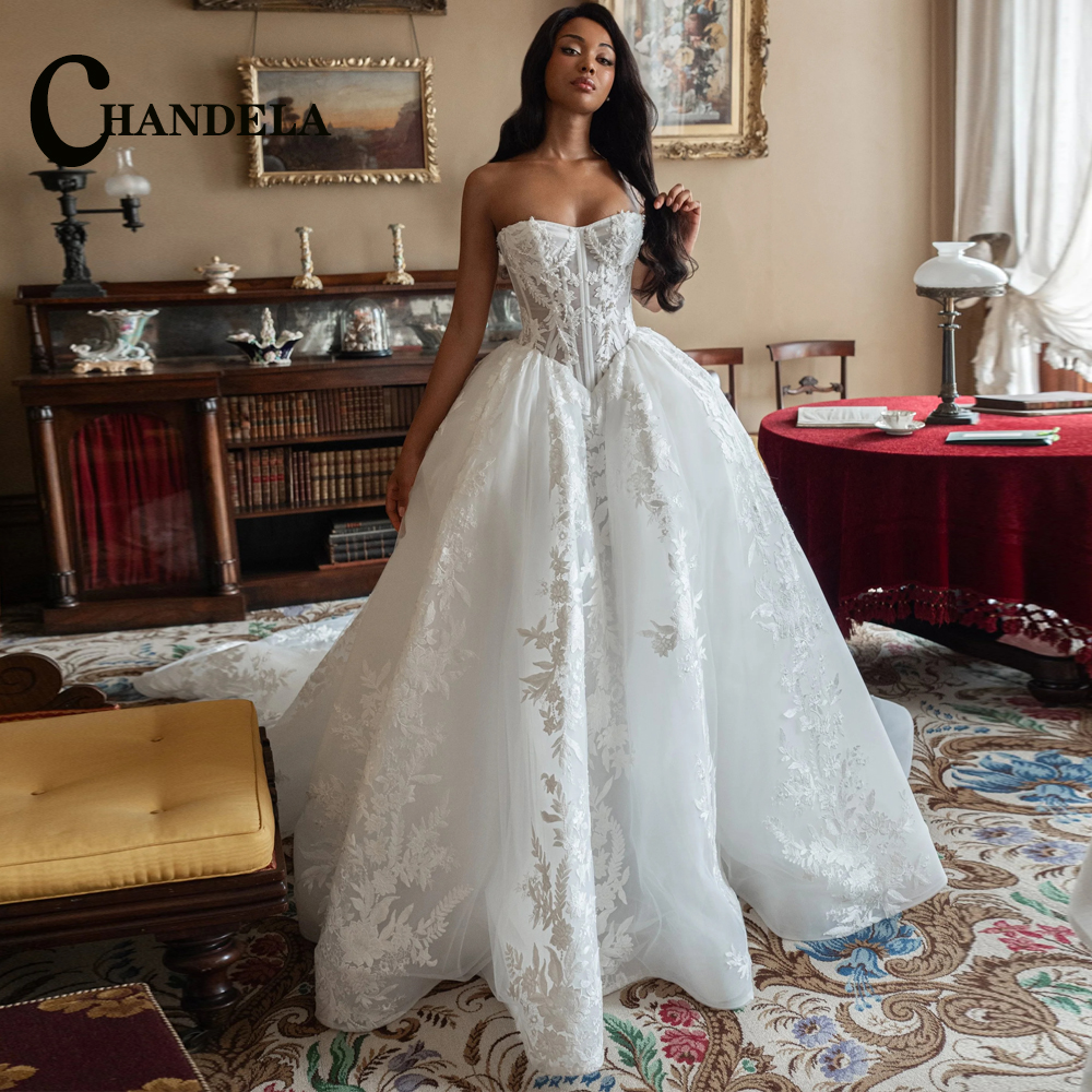 CHANDELA トレンディな A ラインのウェディングドレスブライダルノースリーブチュールレースアップリケレースアップブラシトレイン Vestidos パラ Mujer カスタマイズ