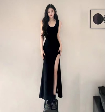 夏の新しい黒の女王スタイルのセクシーなストラップドレス、婦人服のデザイン、スリムフィット、スプリット、ヒップハグロングスカート