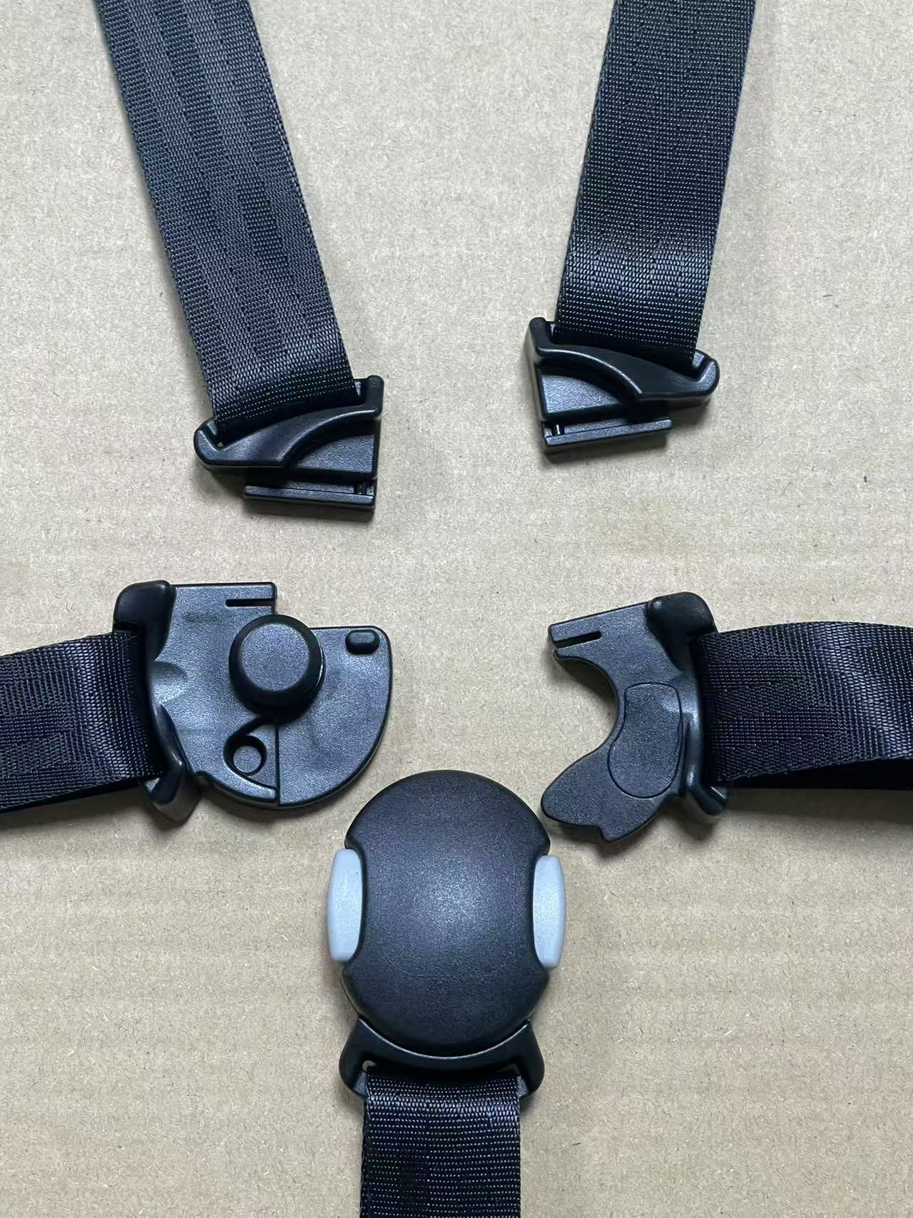 Squizz 3 磁気ハーネス Roan Ivi 2.0 ベビーカー用ストラップ ハーネス 磁気付き 5 点ハーネス