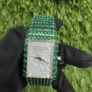 Men's Emerald and Diamond Watch: The Latest Trendy Design, Perfect for Parties; Luxurious Hip-Hop Style Watch with Bracelet Clasp and Cubic Zirconia