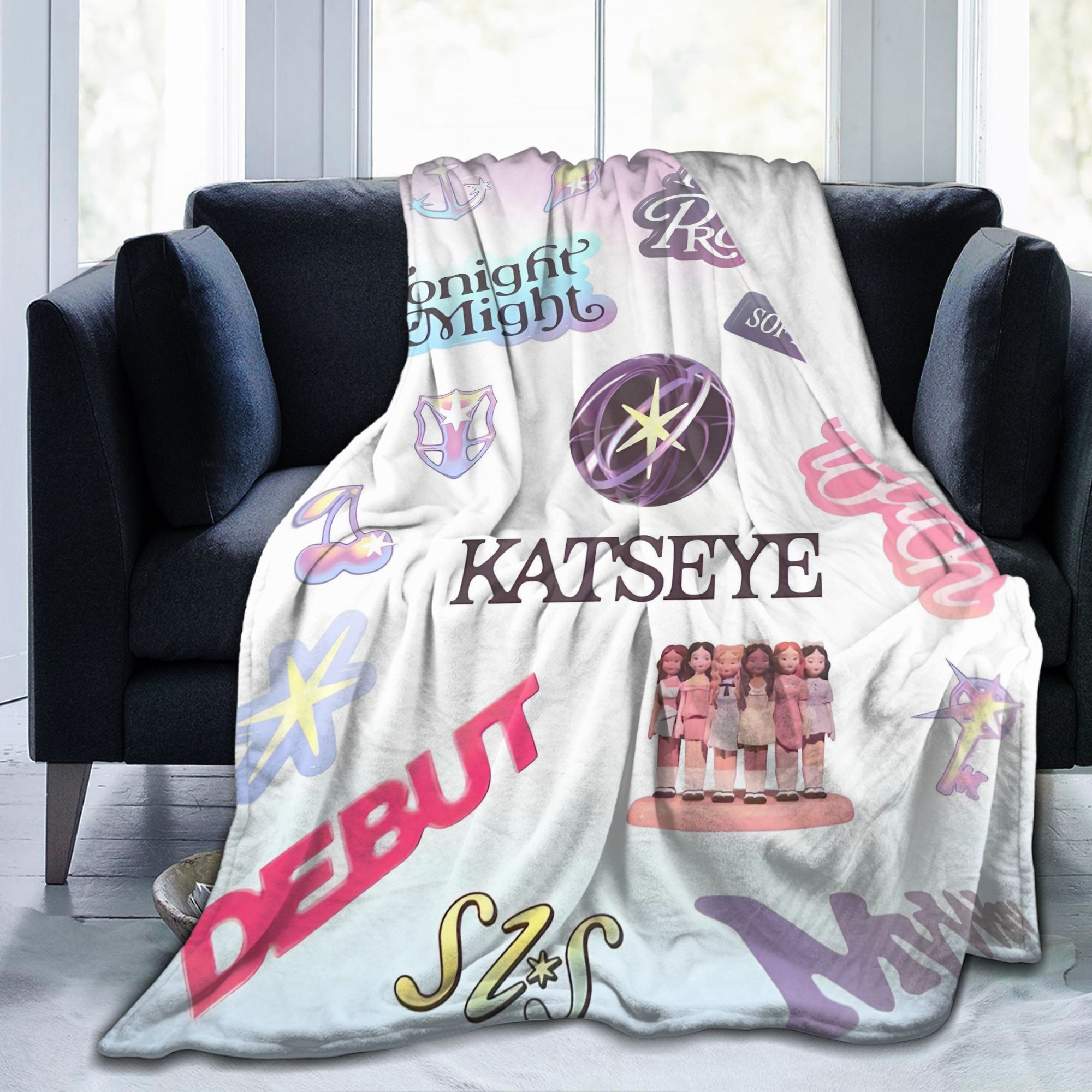 KATSEYE アニメ プリント フランネル ブランケット ソフト オールシーズン スロー 鮮やかなキャラクターデザイン ソファ オフィスに最適