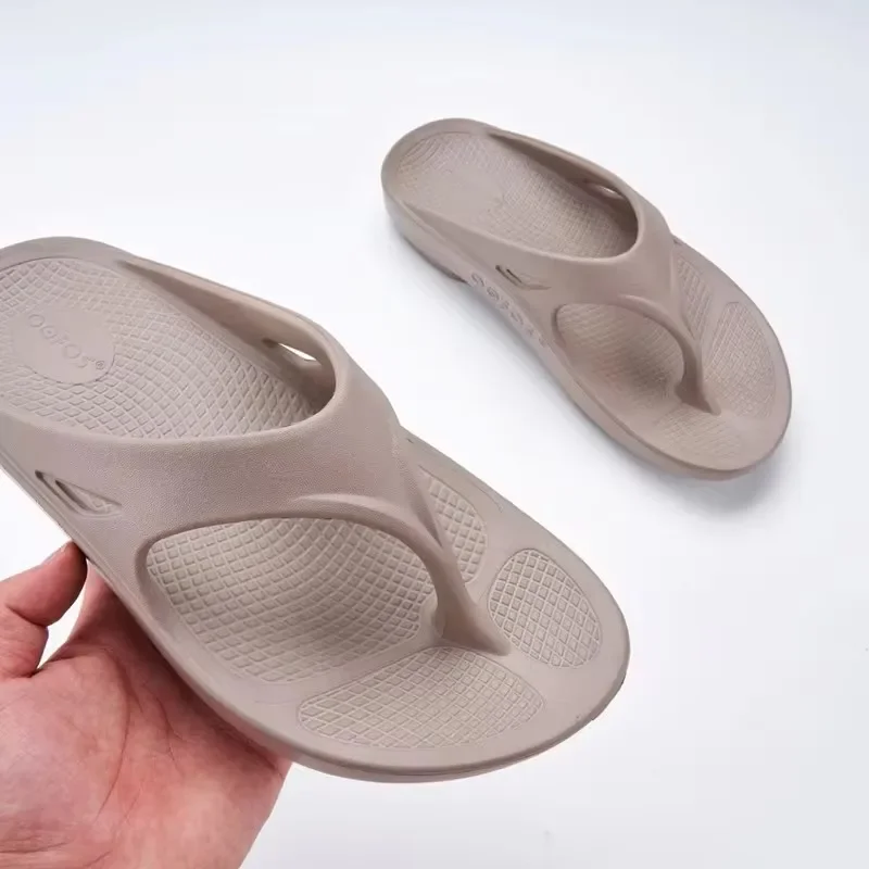 OOFOS オリジナルサンダル - 軽量リカバリーシューズスリッパメンズレディースソフトボトム屋内ホームスライドサンダルライトビーチシューズ