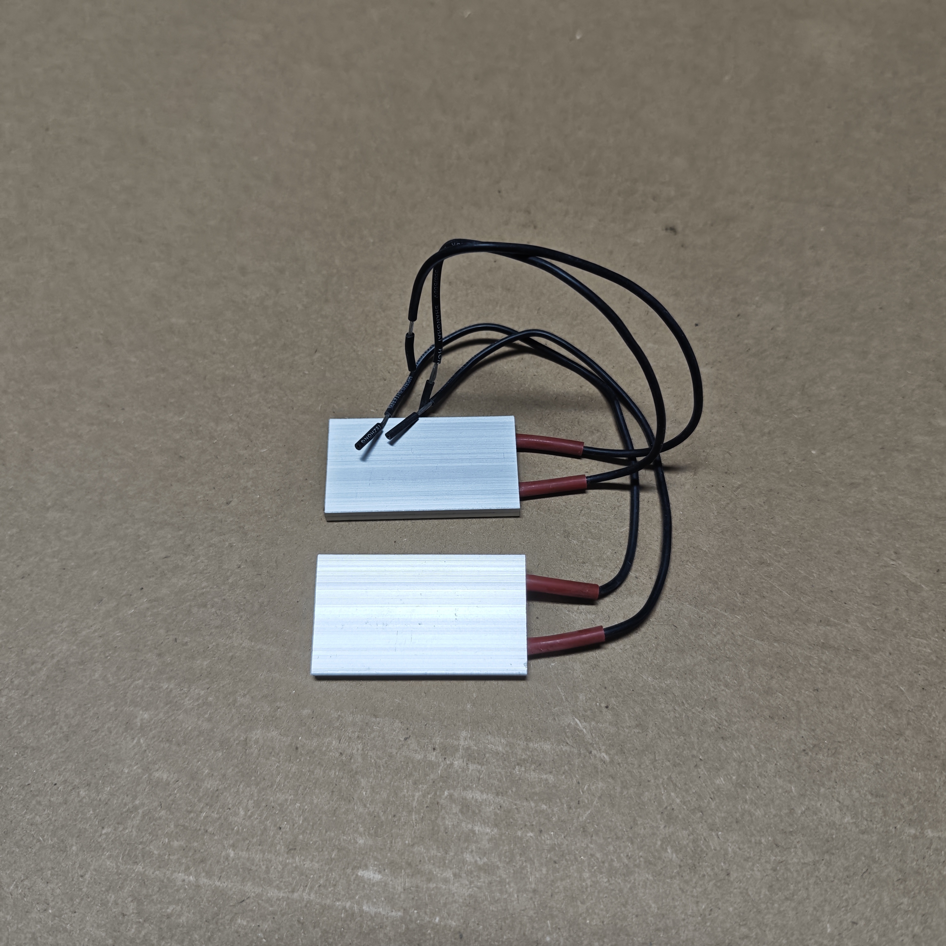 35 × 21 × 5 ミリメートル PTC ヒーター恒温セラミック加熱プレート電気アルミニウム発熱体