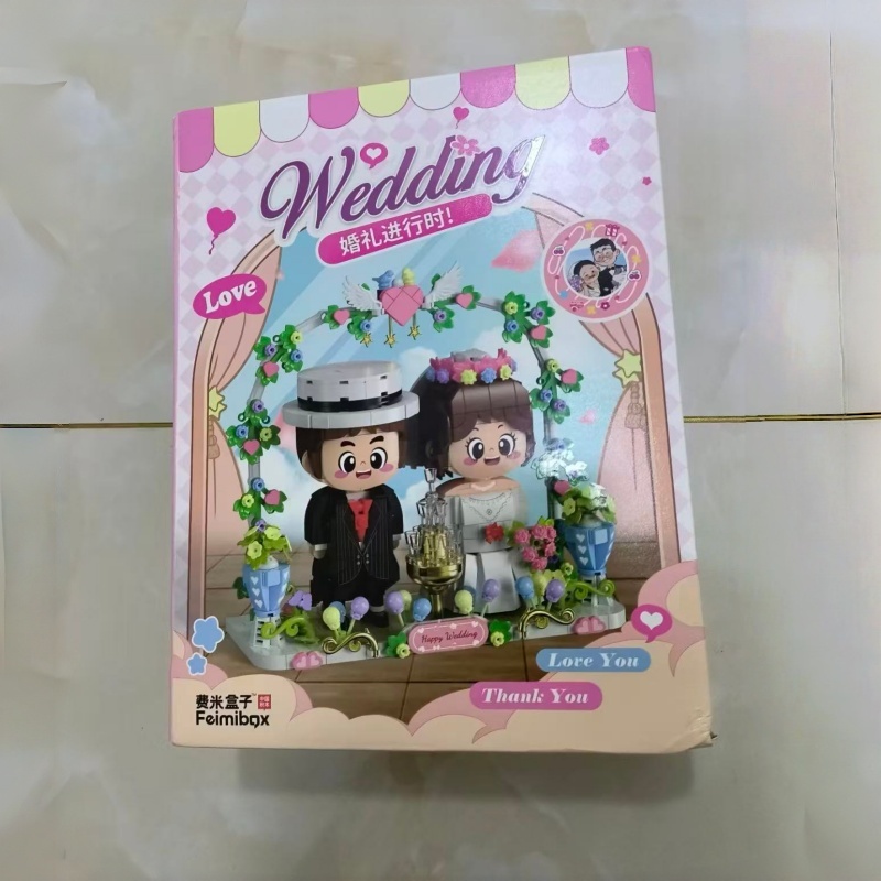 ロマンチックな結婚式のカップルのウェディングドレスビルディングブロックおもちゃモデル記念日ギフトデスクトップ装飾品コレクション