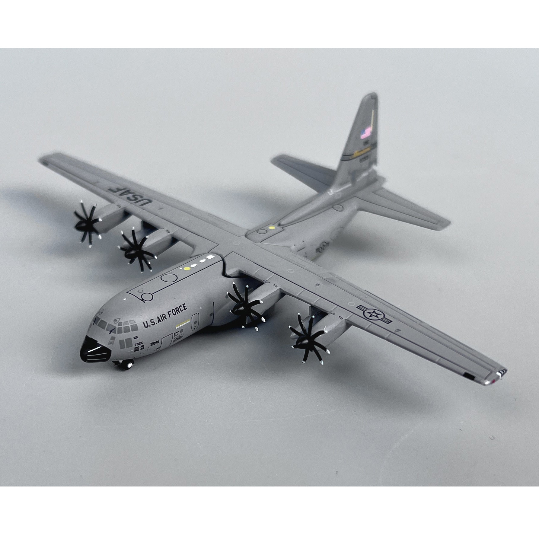 GMUSA151 1/400 米国 C-130H 戦術輸送機モデル (長さ 7 CM) 静的合金航空機モデル