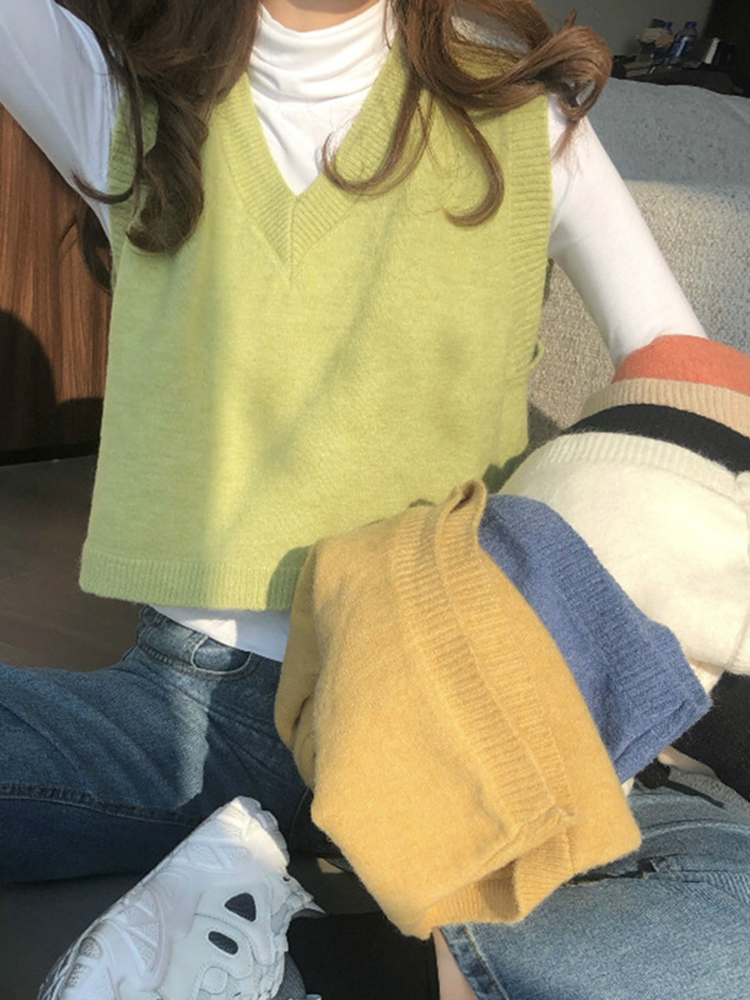 AOSSVIAO 女性 V ネックニットベスト 2026 春の新作秋のセーターベストショート女性カジュアルノースリーブツイストニットプルオーバー