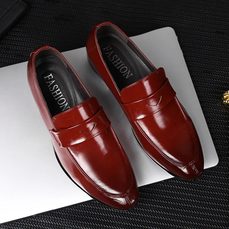 男性革靴新英国ビジネスドレスシューズファッション尖った社会靴カジュアルシューズ Zapatos Hombres