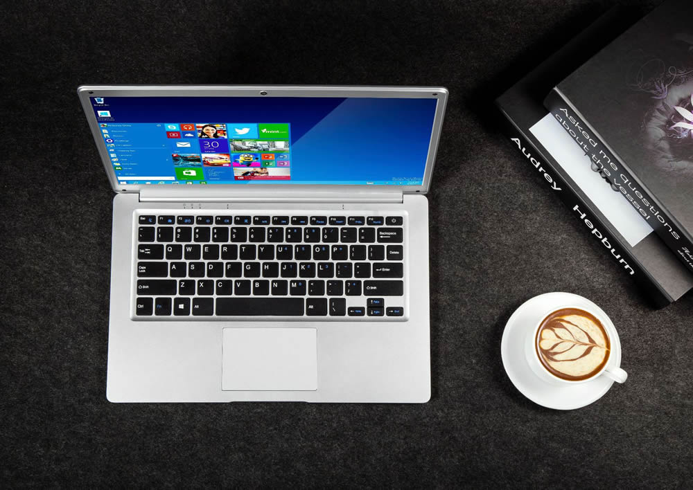 15.6 インチのラップトップ 15.6 インチのバックライト付きキーボード PC、Core i7 5500 Duo スクリーン 16GB RAM 512GB SSD、Windows 11