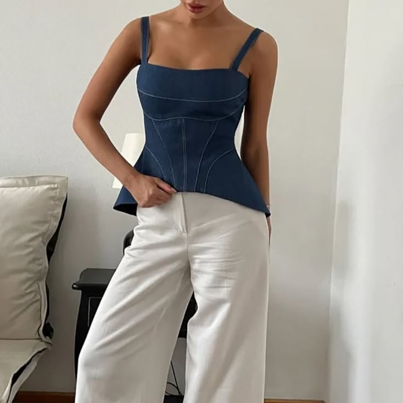 夏の新しいセクシーなデニムキャミソールスリムフィット痩身アウターベスト女性のノースリーブトップ