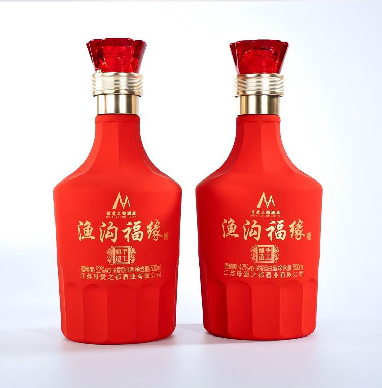 中国のウイスキーと白酒 香りの強い白酒は商業宴会や集会に使用されます