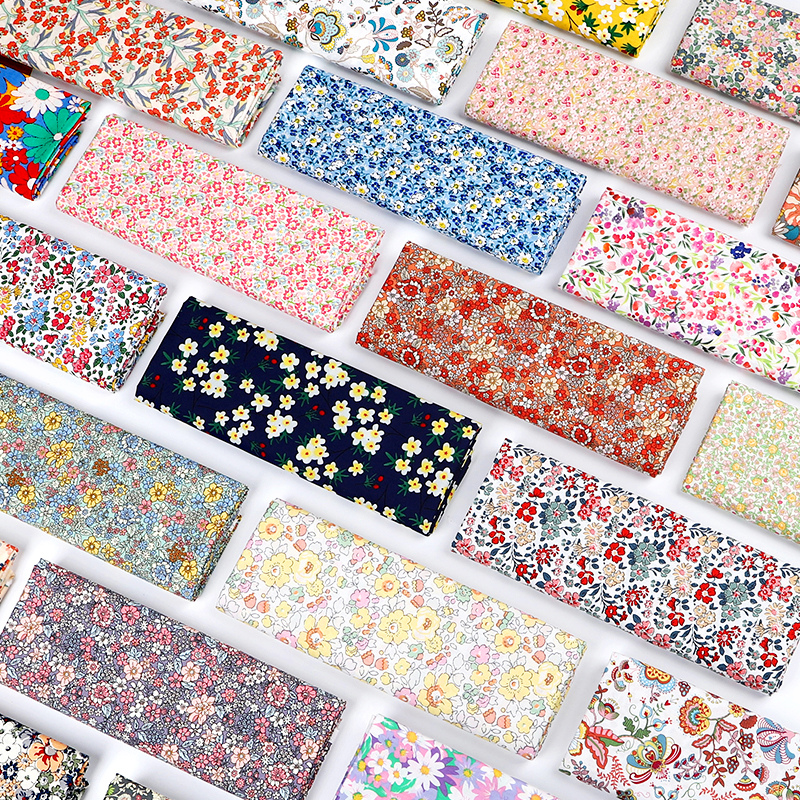 夏物プリントコットンポプリン生地（メートル単位販売） 手芸用シャツ、ドレス、スカート、子供服の縫製に最適 柔らかい花柄薄手生地