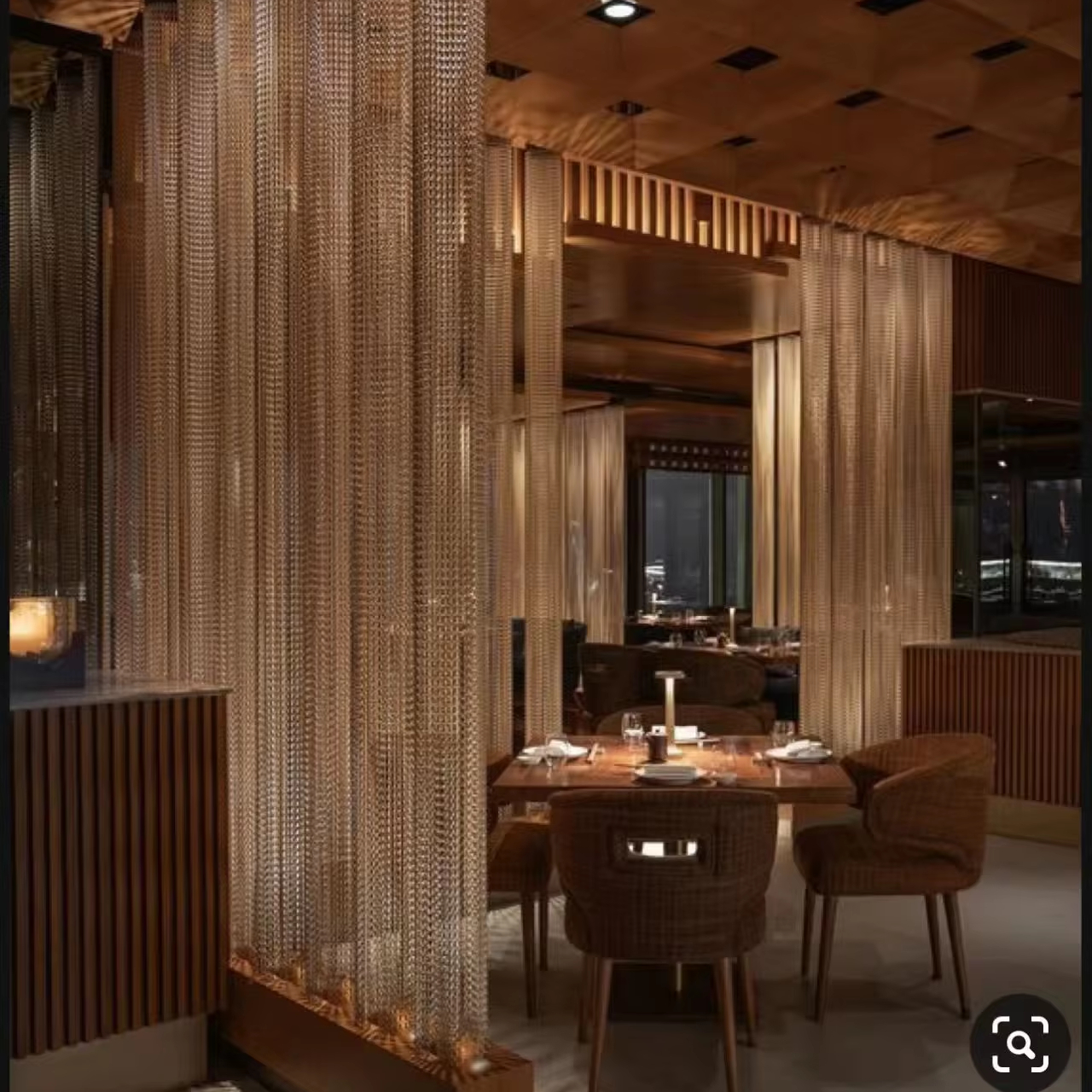 Modern Design High-End Restaurant Decorative Screen With LED Light Aluminum Chain Partition Divider & Screen