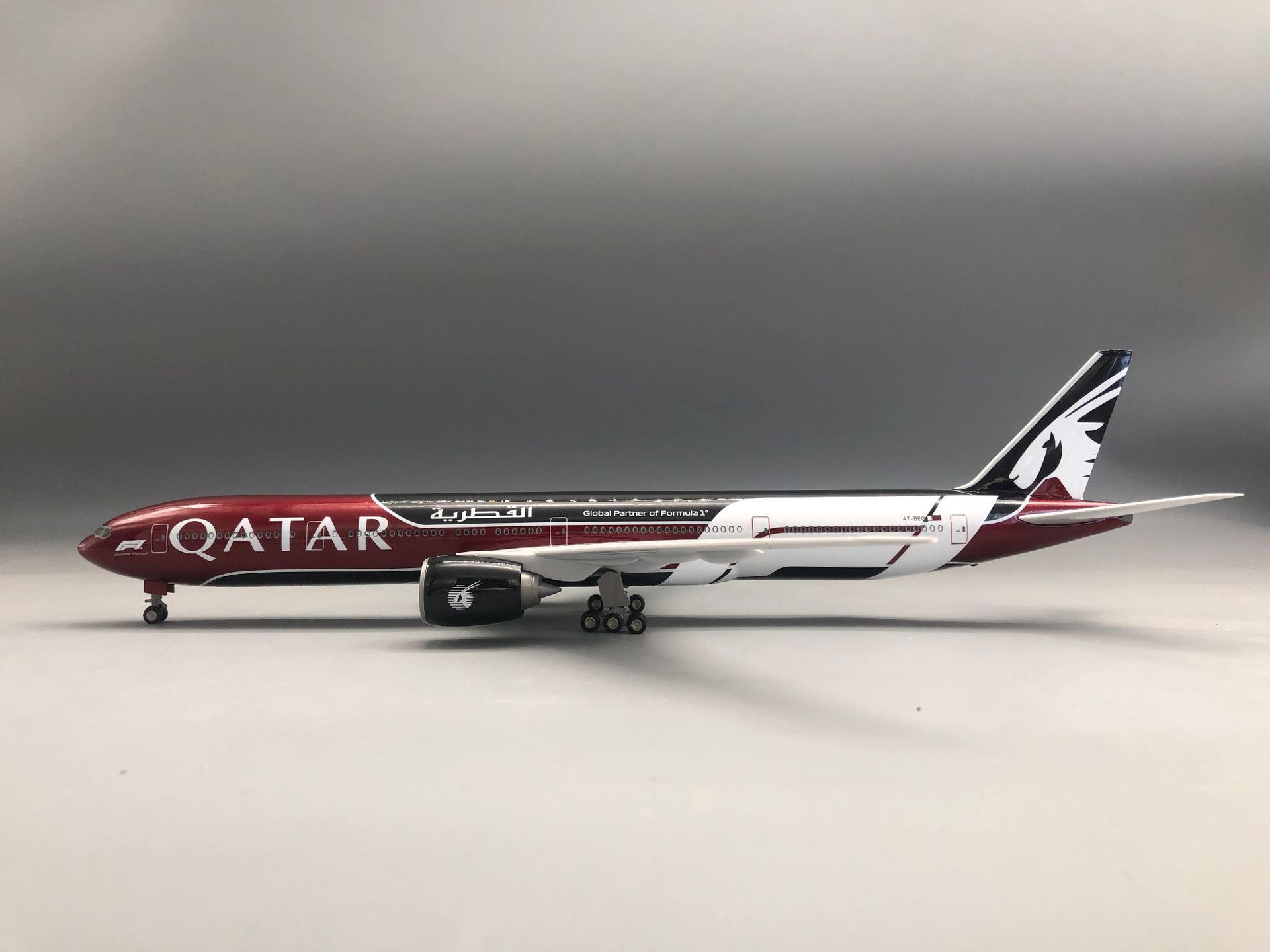 47 センチメートルスケール航空機 B777-300 航空模型飛行機ダイキャスト飛行機ライトとホイール航空モデル男の子のおもちゃお土産ギフト