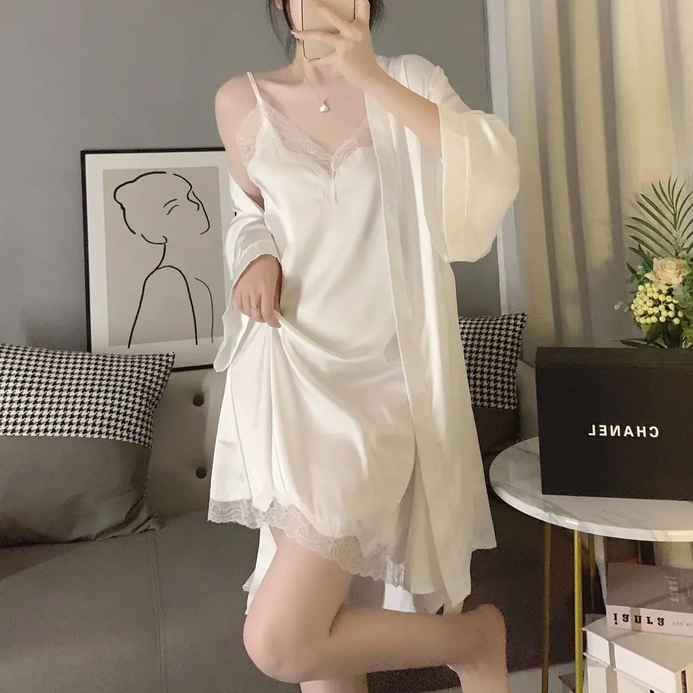 シルクパジャマ女性のセクシーなストラップレース純粋な欲望ホーム服セットアイスシルク薄い春秋季節ホームレジャースーツ