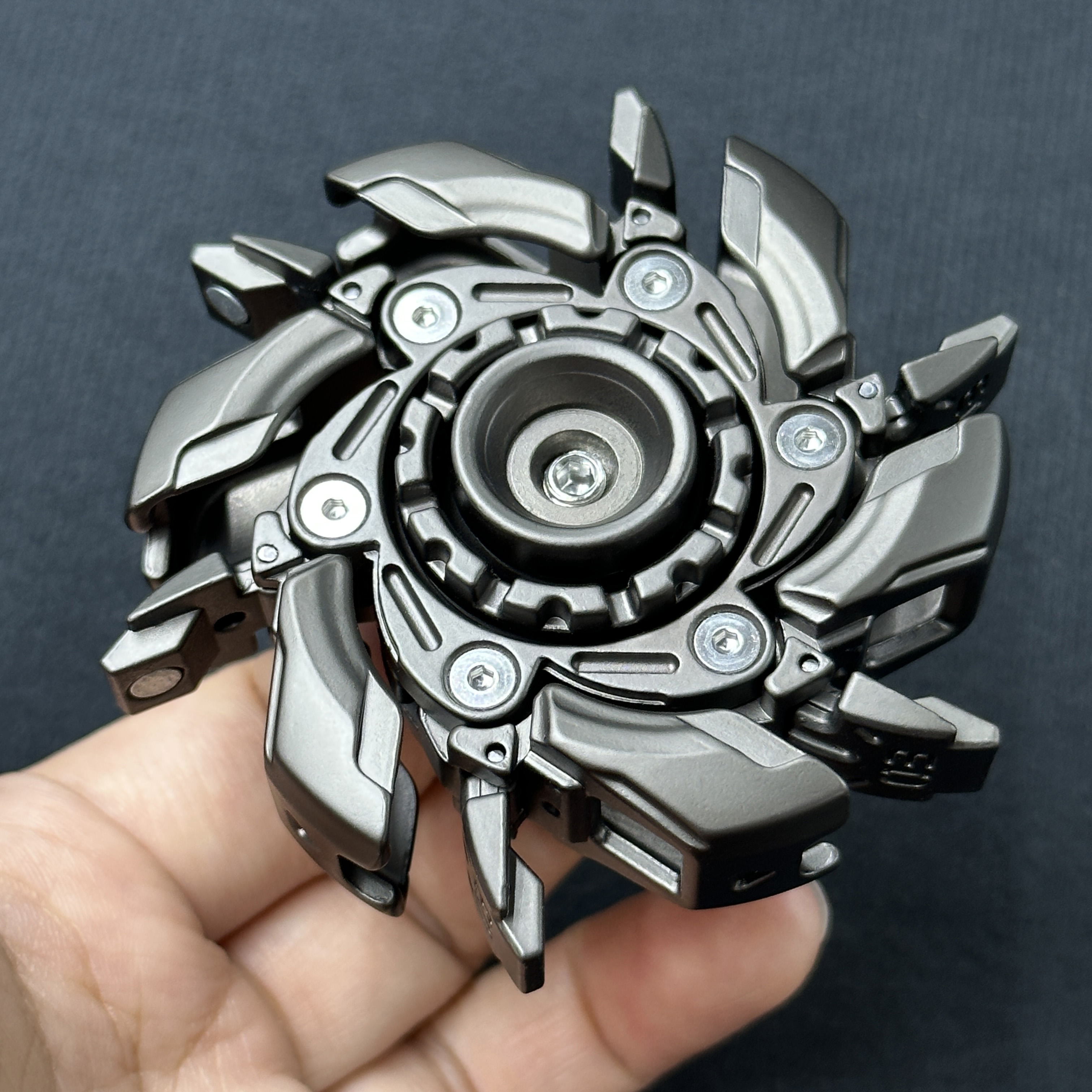 EDC フィジェットスライダー オープンアーマーこまフィジェットおもちゃ ストレス解消 大人用 磁気メタ