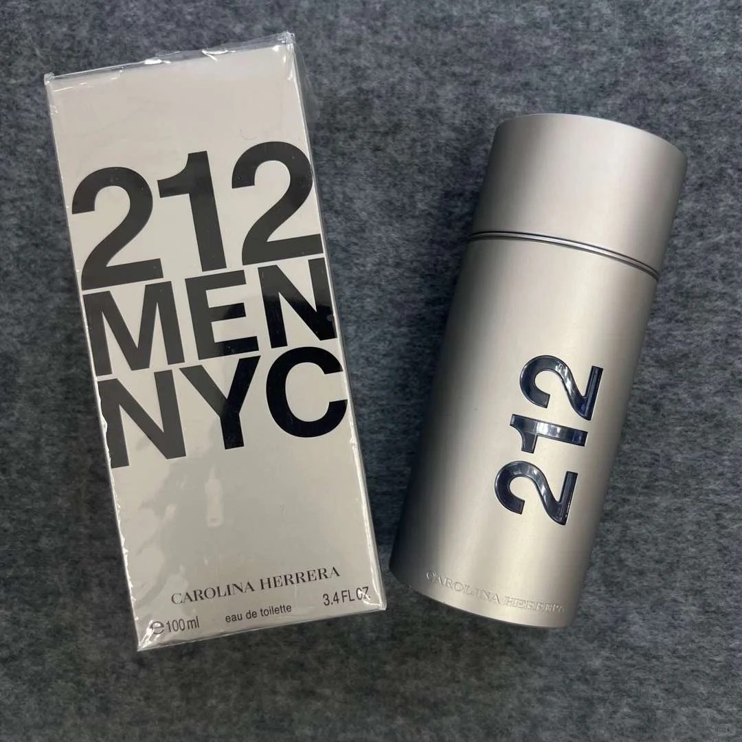 212 メン ニューヨーク バイ フォー メン オードトワレ スプレー 100ml/3.4oz オードトワレ スプレー 長く持続する贅沢なアラビアの香り。普段使いやバレンタインデーのギフトにも最適です。