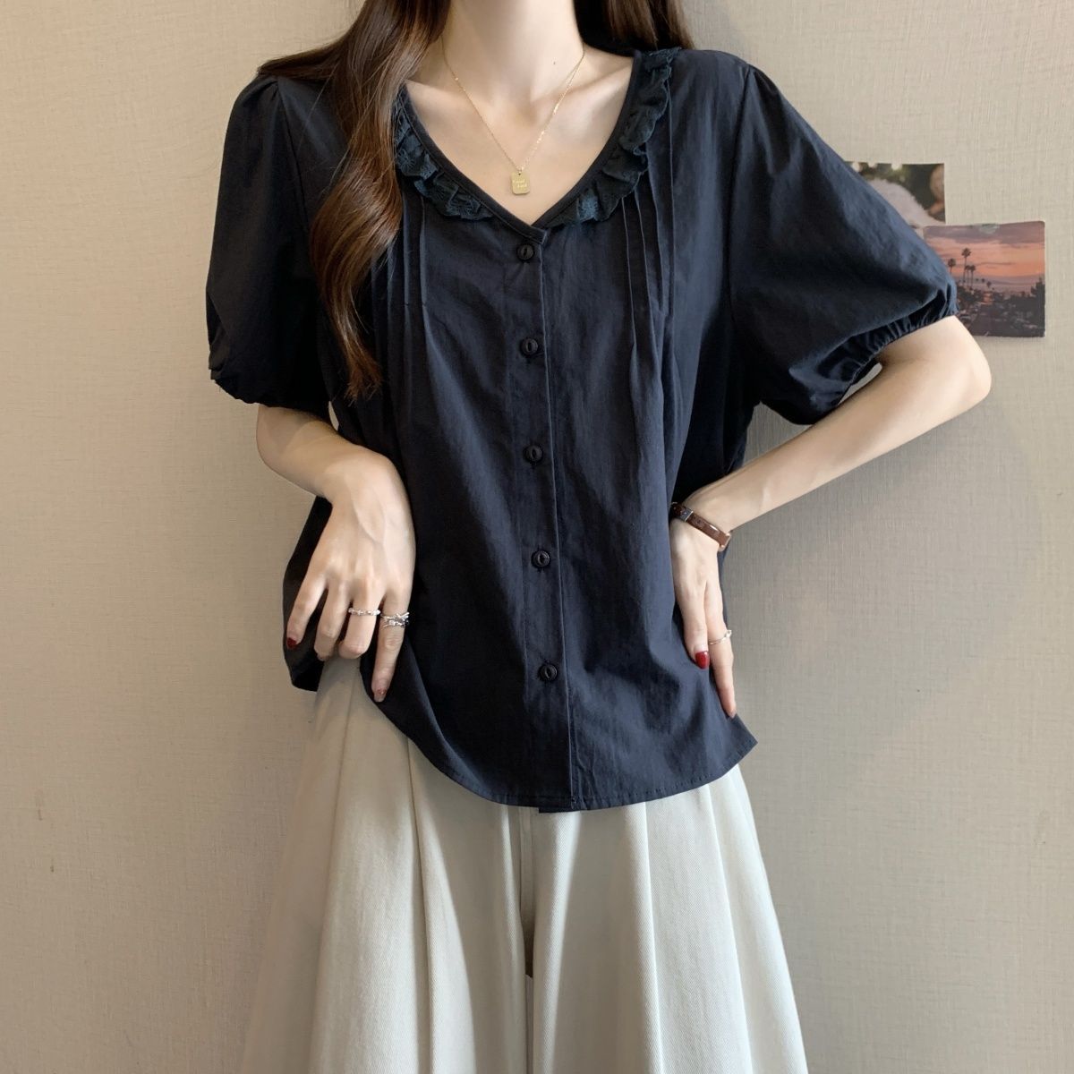 Summer large-size women's clothing new solid color sweet wind loose and thin wrinkled lace V-neck short-sleeved shirt
