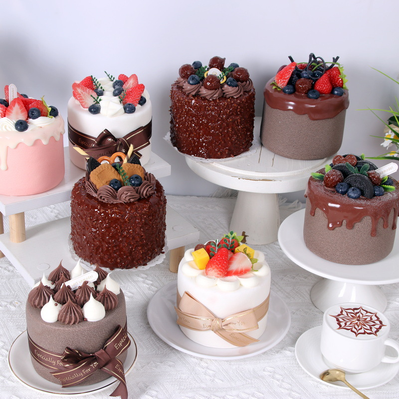 人工誕生日ケーキフェイクフルーツケーキモデルデザートウィンドウディスプレイ食品演劇撮影小道具シミュレーション家の装飾装飾