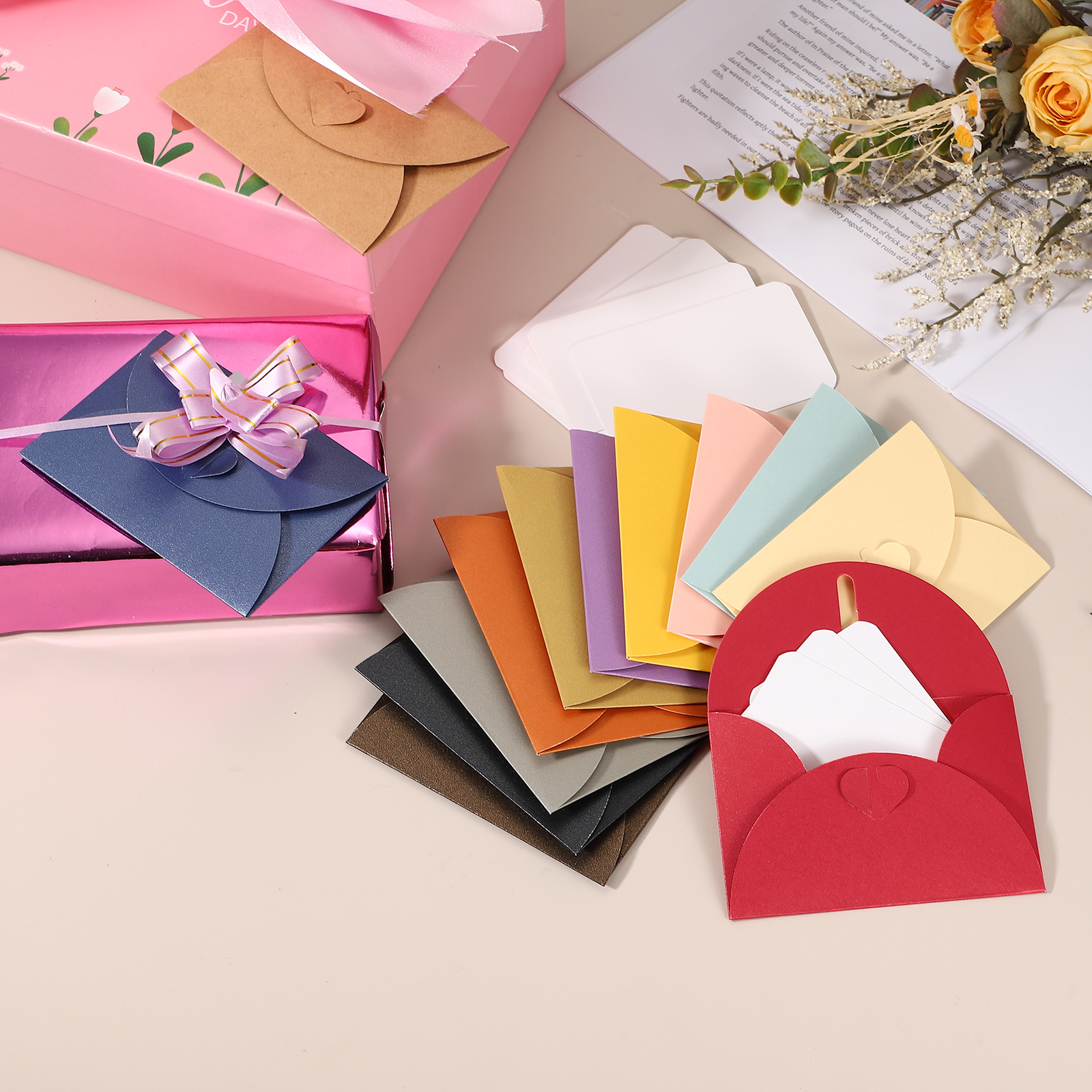 ハートクラスプ付きミニ封筒 25 セット 9x5.4cm ブランクノートカード 10.5x7.5cm 封筒付き ギフト 結婚式 招待状 卒業式