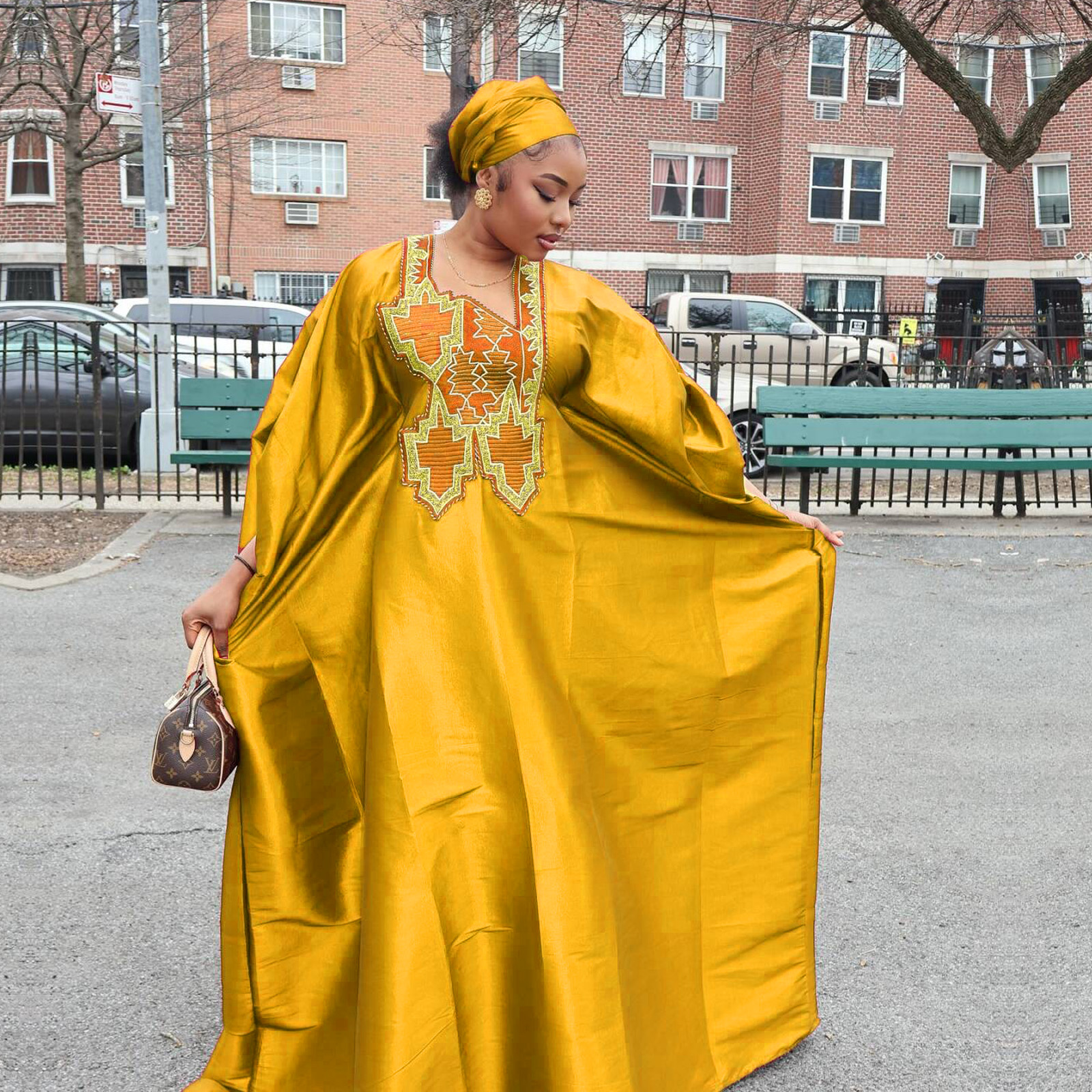 女性のためのアフリカのドレス高級 Boubou 素材豊富な刺繍デザイン
