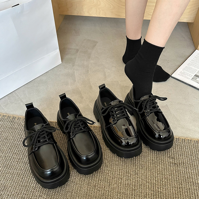 黒厚底フラット女性の靴高さを高める春秋の新和風 JK 英国スタイルのローファー靴