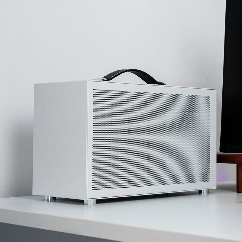 Shiny Snake S400 10.8L MESH ITX シャーシ - プロ バージョン (追加 I/O)、PCI-e ライザー ケーブル付属、337mm GPU、67mm ラジエーターをサポート