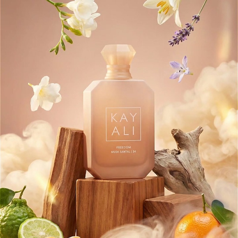 KAYALI 高級ユニセックス香水 100 ミリリットルフローラルムスクサンタルフレグランスベルガモットピンクペッパーラベンダーアンバー持続エレガントな香り