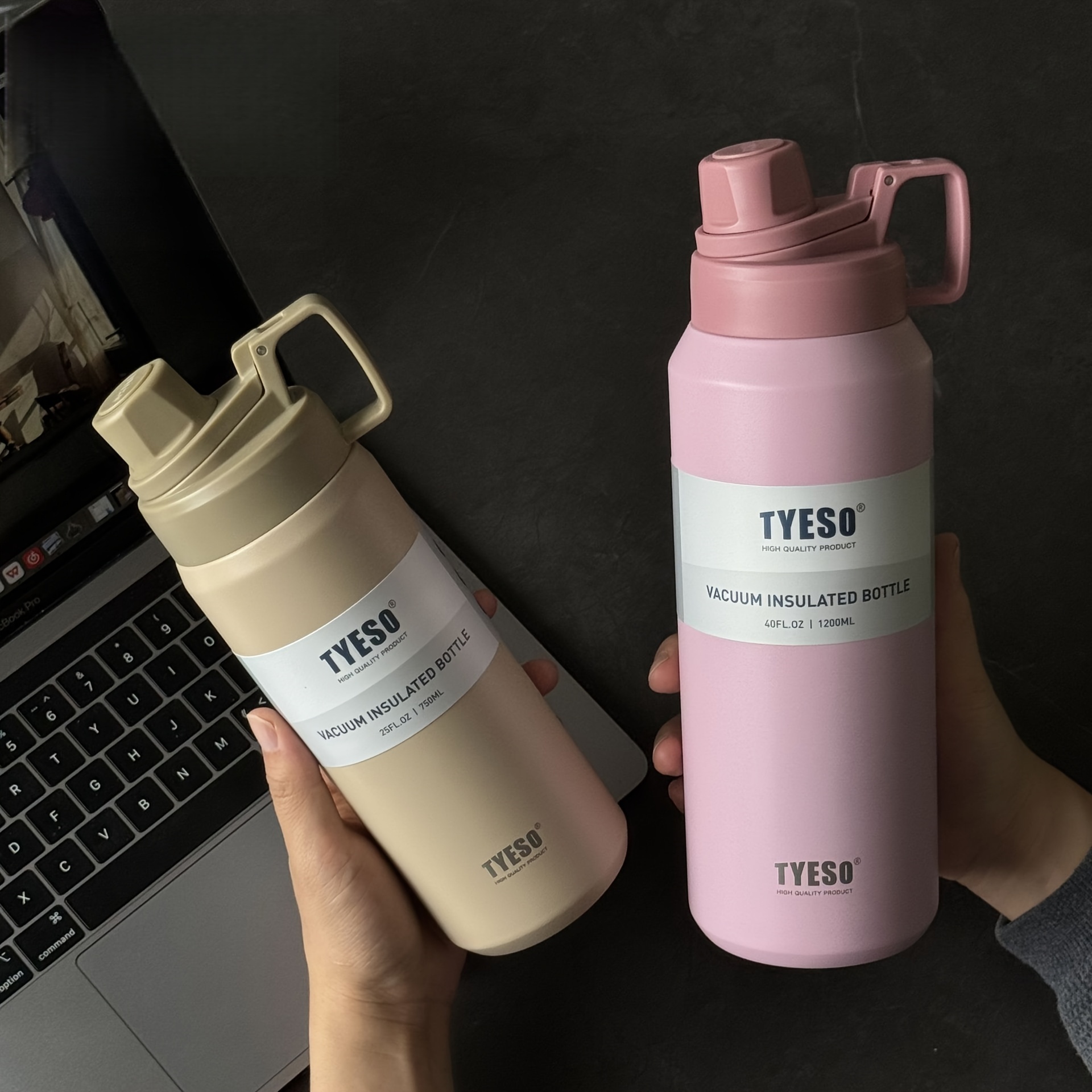 1pc ミニマリストステンレス鋼断熱ボトル、キャリーハンドル付き 900ML 水差し、ポータブル屋外ウォーターボトル