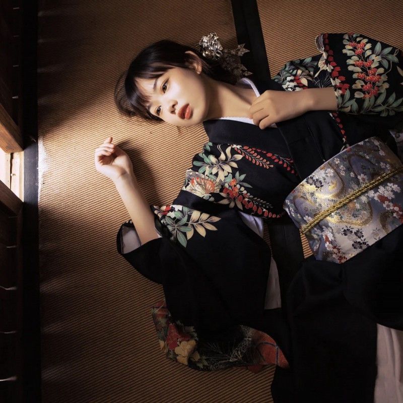 2026 日本の着物女性の改良されたフォーマルな服装伝統的な日本の着物の写真撮影レトロ袖ダークバスローブ