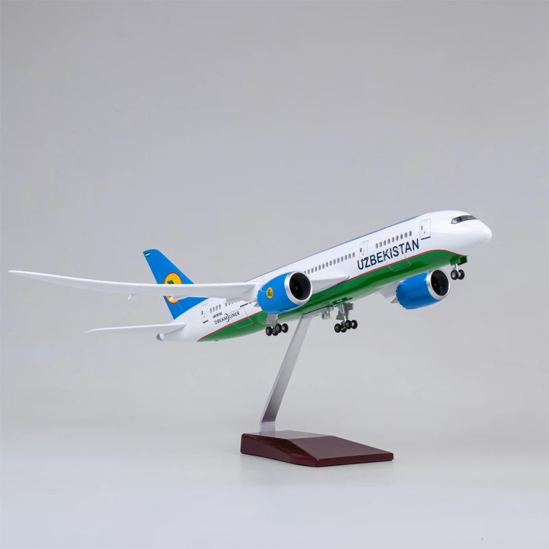 47 センチメートル 1/130 ウズベキスタン航空飛行機モデル 787 B787 ドリームライナー航空機ライト付き