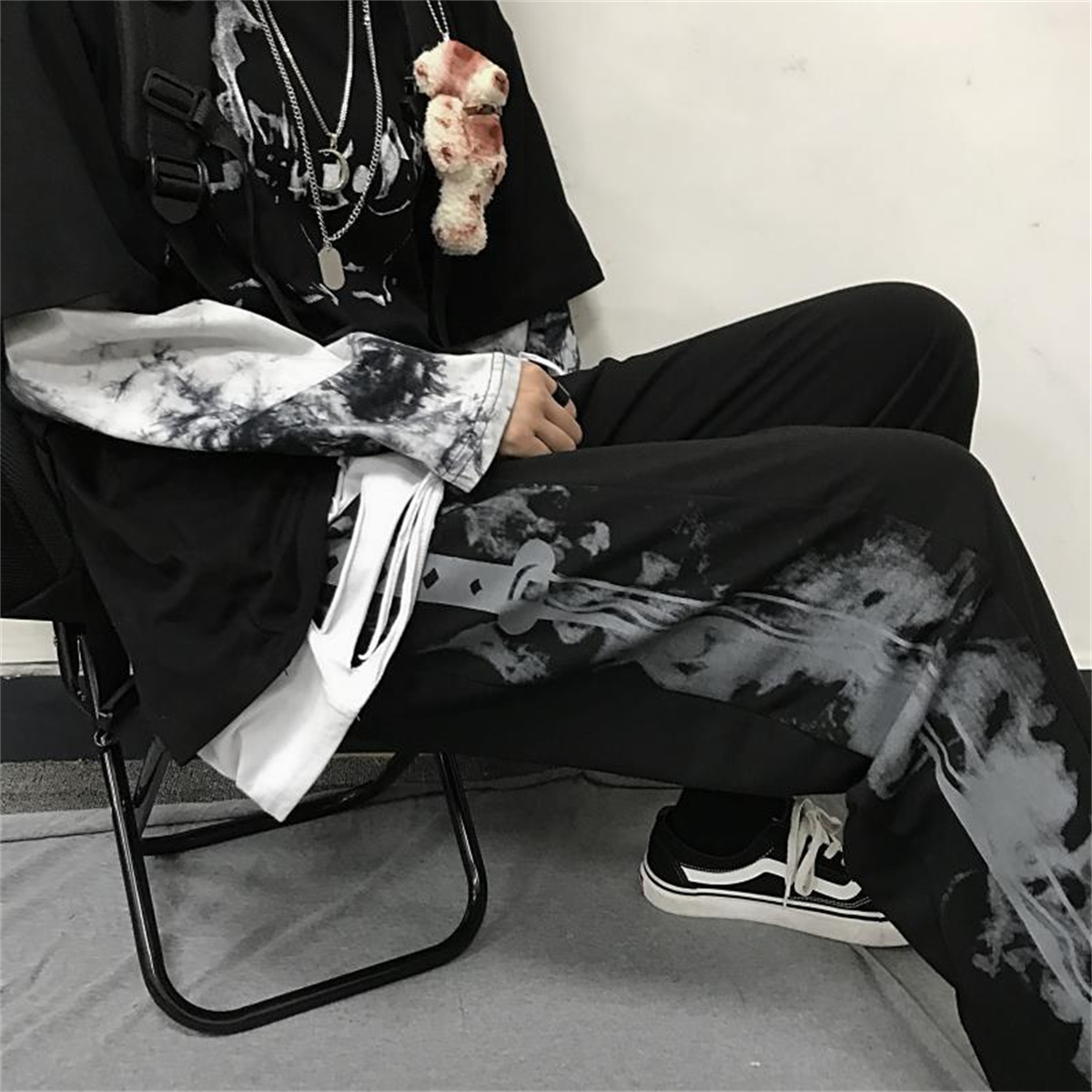 日本のファッション新 Y2k オーバーサイズグラフィックワイドスウェットパンツ男性ストリートプリントカジュアルトラックパンツ男性スポーツストレートズボン