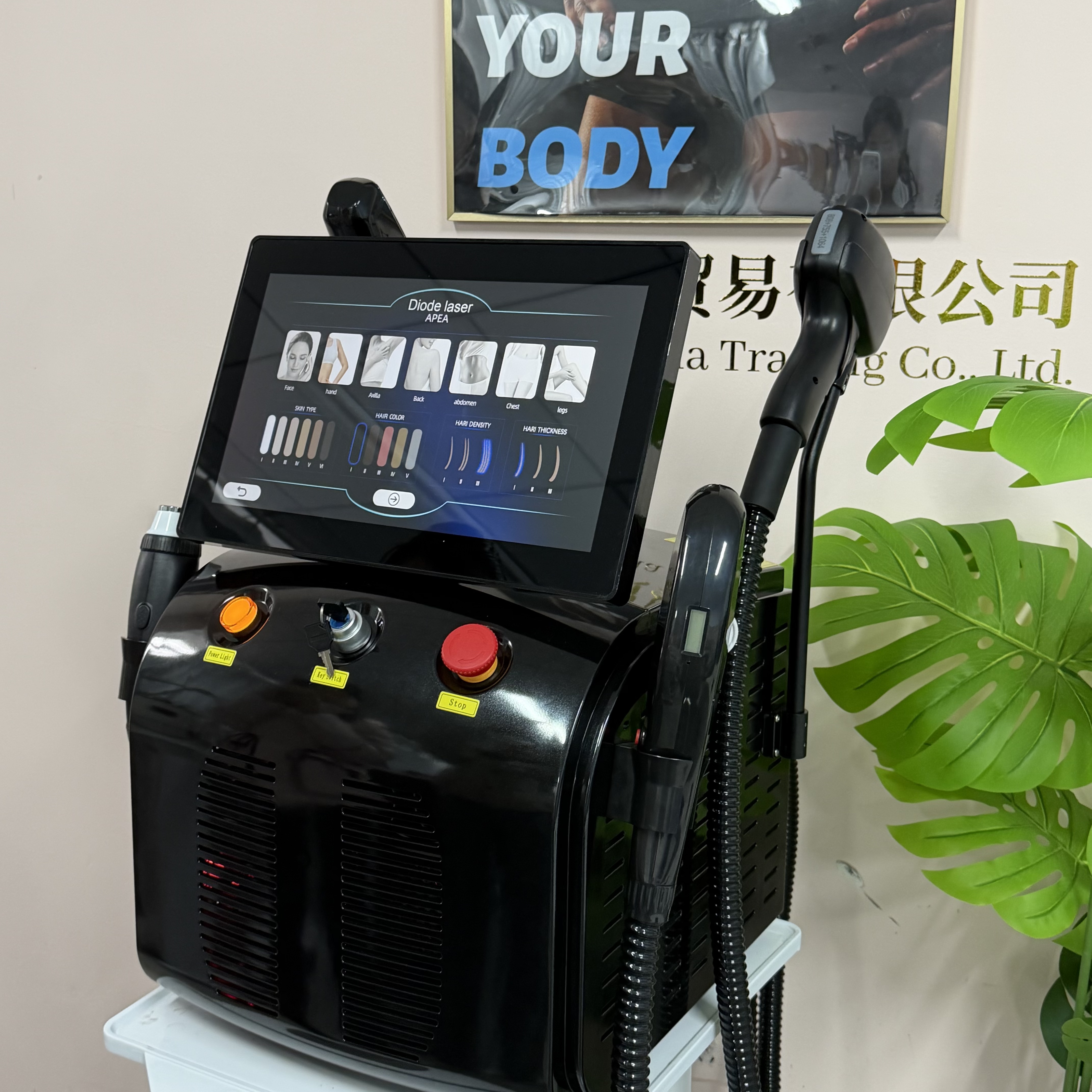 4 IN 1 ソプラノチタンアイスプラチナ RF ダイオード 755 808 940 1064nm 4 波ピコ ND:YAG 無痛脱毛機