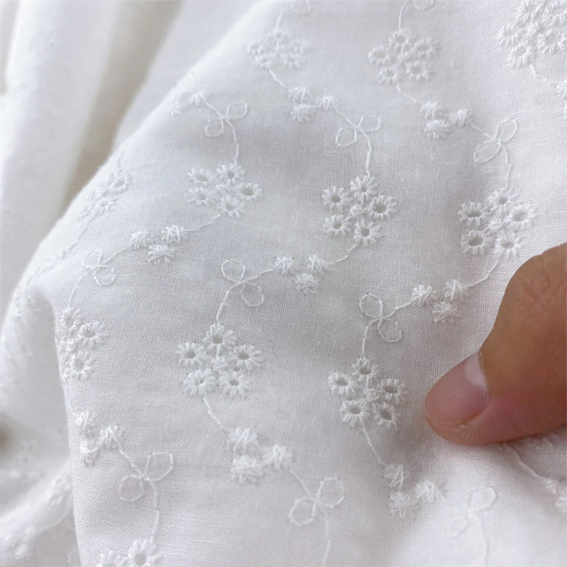 綿 100% 刺繍生地インレース生地 DIY 婦人服ドレスシャツ縫製綿中空刺繍生地ヤードによる