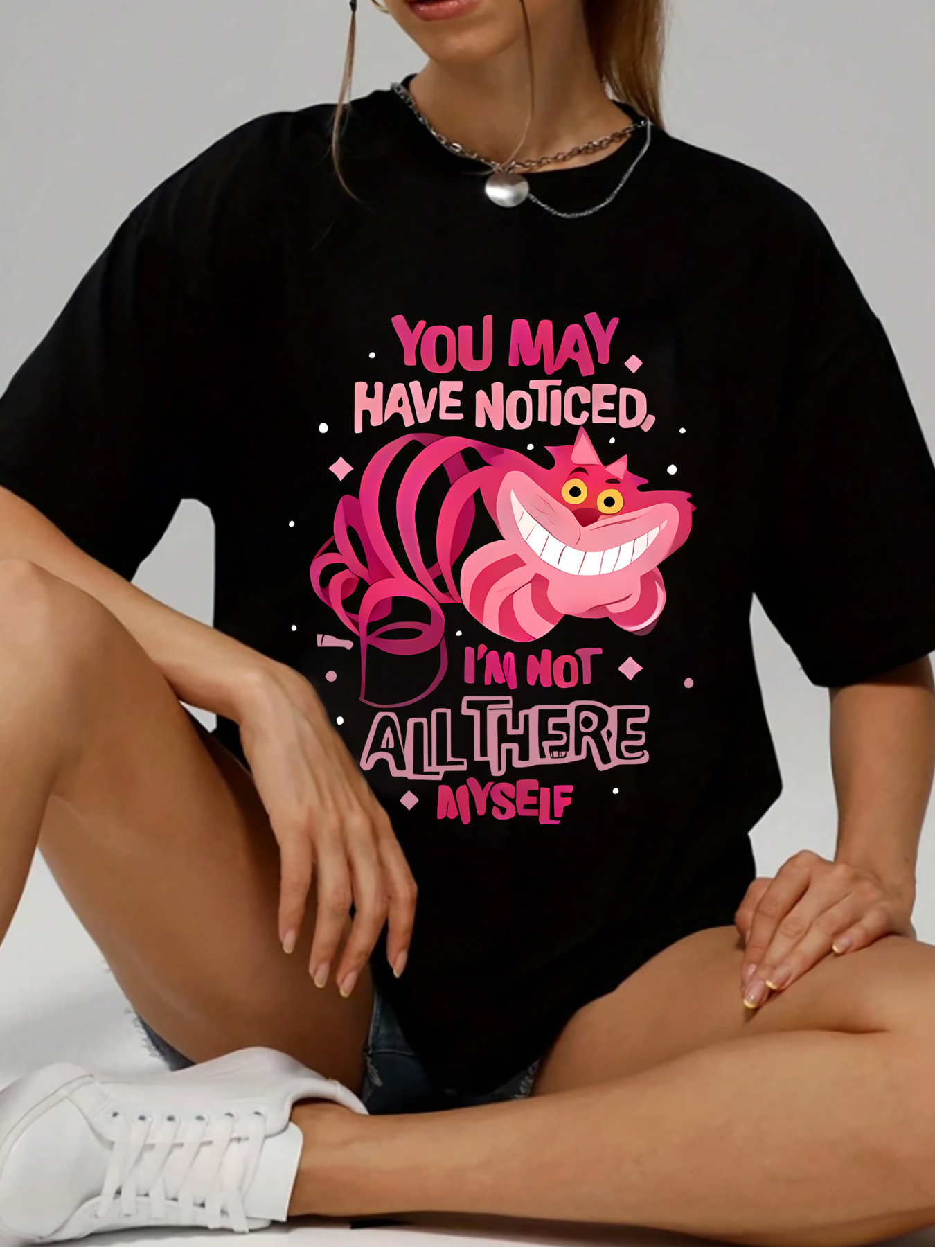 【0779】漫画猫プラスサイズのレディースラウンドネック半袖Tシャツ、伸縮性のある半袖とトレンディなプリントが施されています